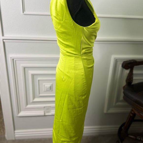 Elliatt Neon Yellow One-Shoulder Dress - Picture 11 of 17